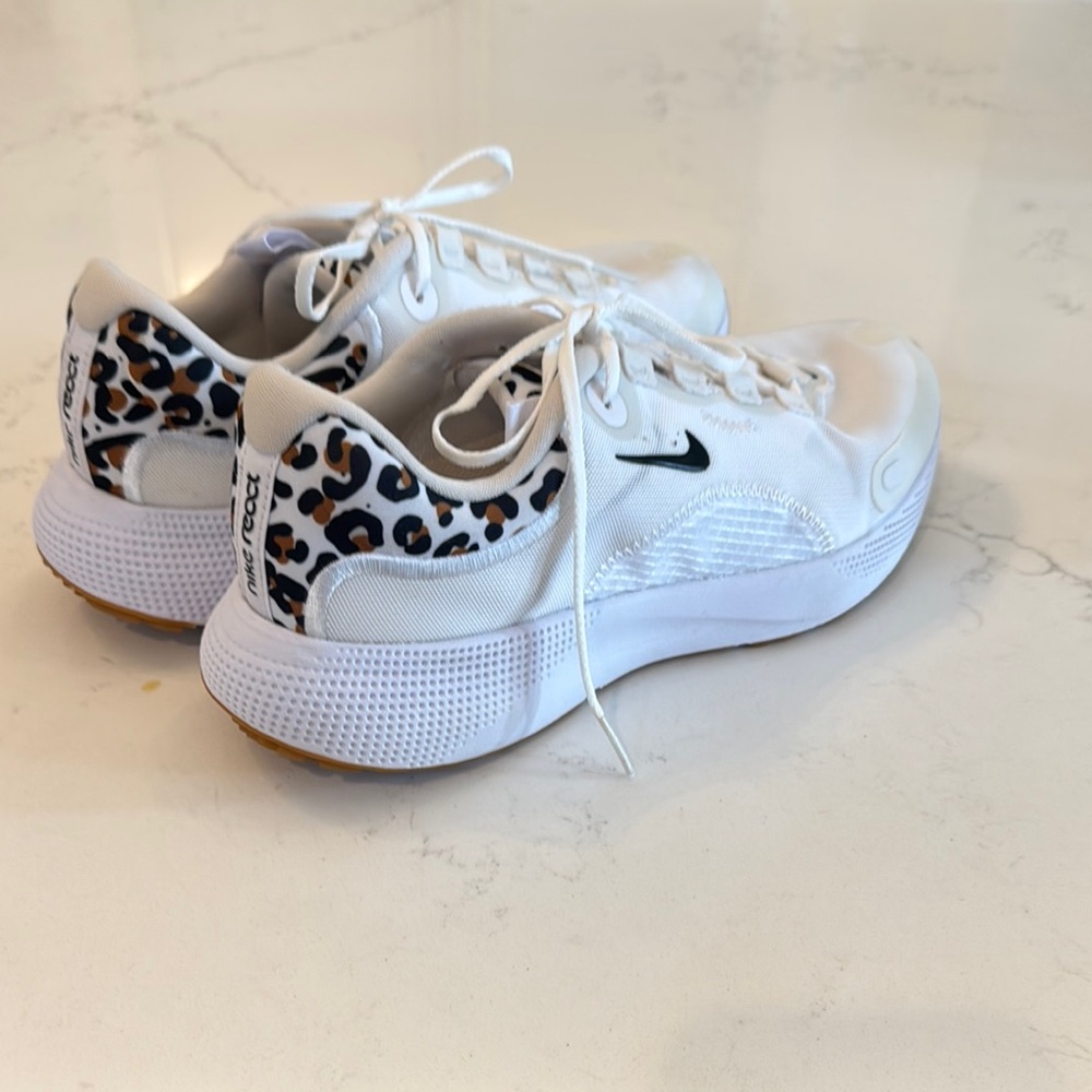 Nike React Escape Run White Leopard